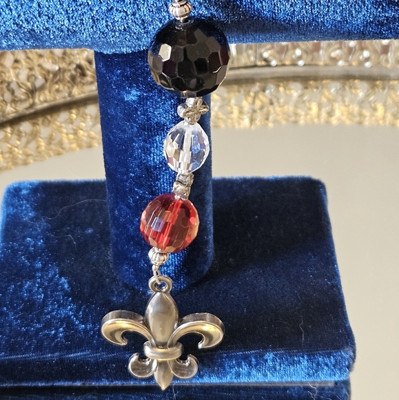 Fleur-de-lis Glass Bead Bag Charm - Picture 7 of 7